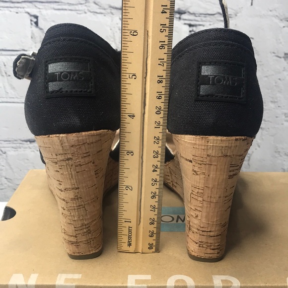 TOMS WOMENS BLACK STRAPPY WEDGES - Picture 5 of 5